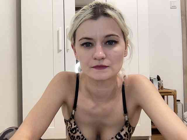 OnikaLove webcam