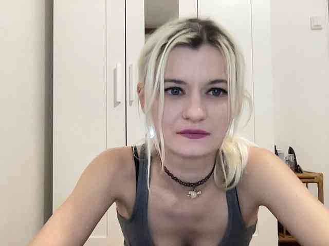 OnikaLove webcam