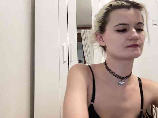 OnikaLove webcam