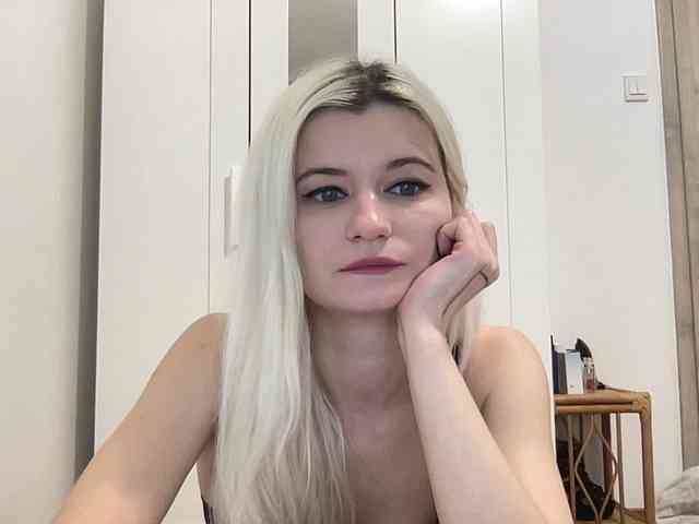 OnikaLove webcam