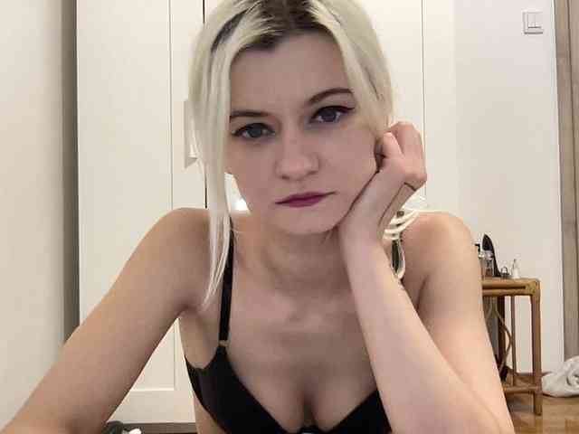 OnikaLove webcam