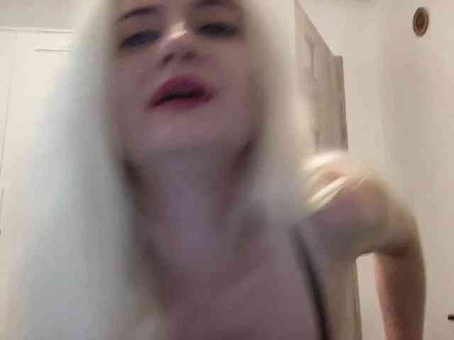 OnikaLove webcam