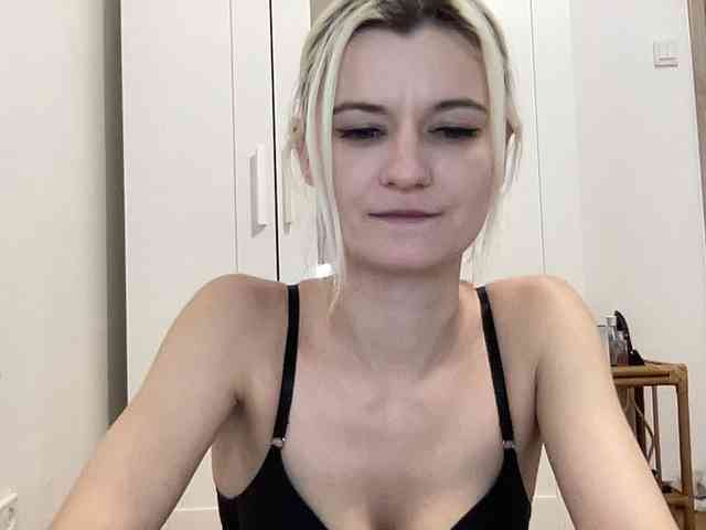 OnikaLove webcam
