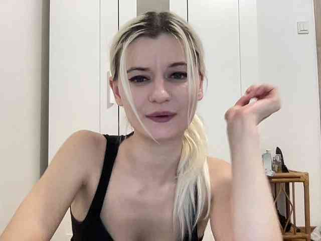 OnikaLove webcam