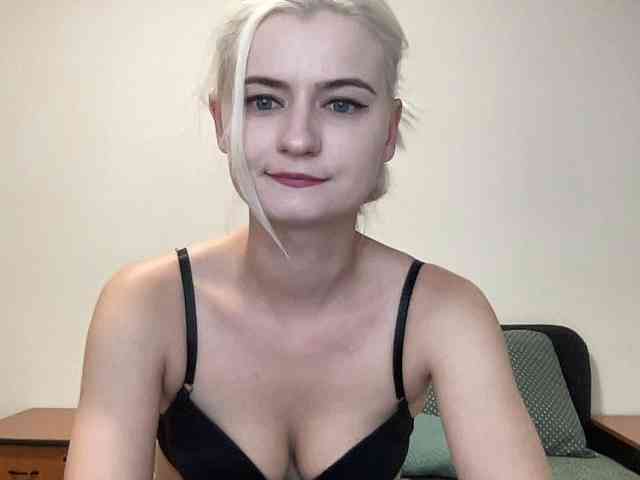 OnikaLove webcam