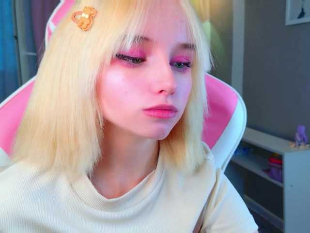 b4by-lol1's BongaCams show and profile