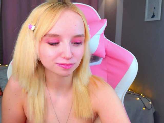 b4by-lol1's BongaCams show and profile
