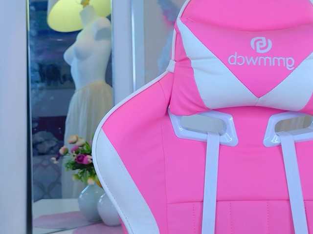 b4by-lol1's BongaCams show and profile