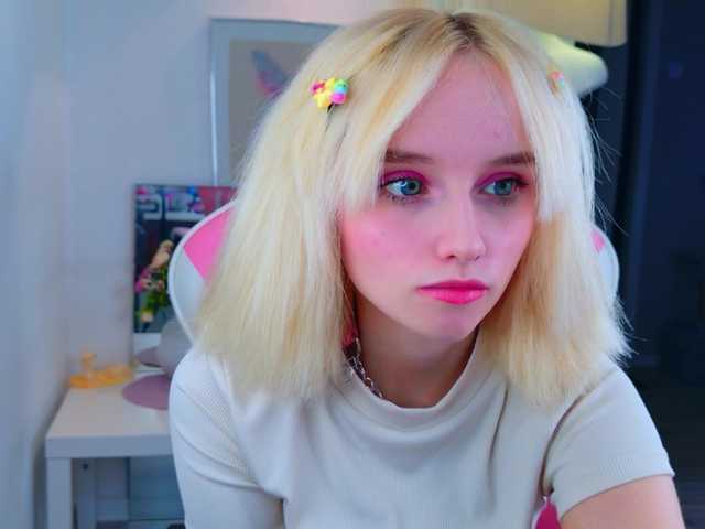 b4by-lol1's BongaCams show and profile