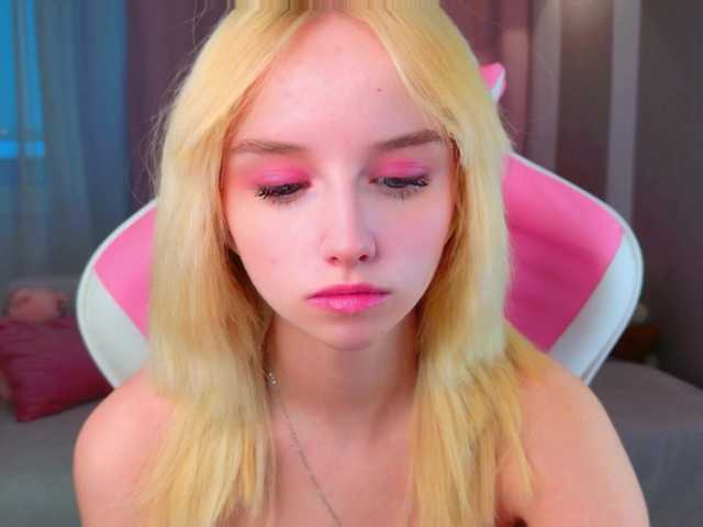 b4by-lol1's BongaCams show and profile