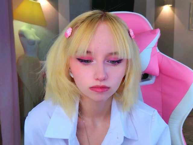 b4by-lol1's BongaCams show and profile