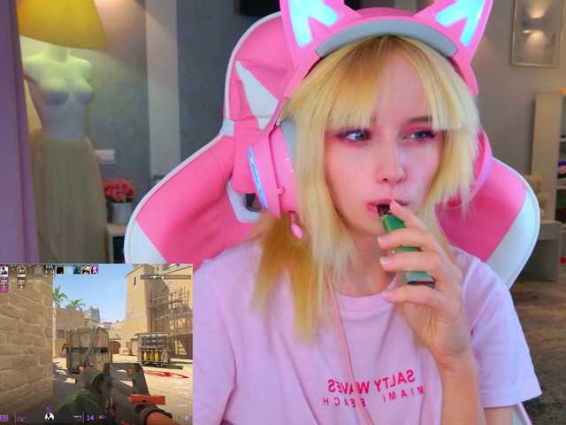 b4by-lol1's BongaCams show and profile