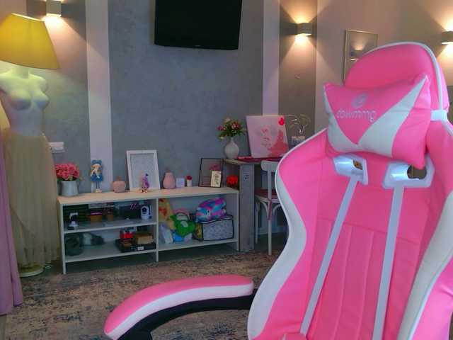 b4by-lol1's BongaCams show and profile