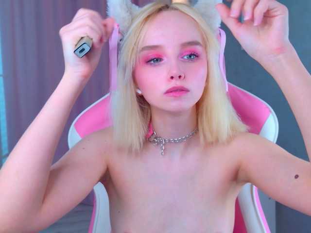 b4by-lol1's BongaCams show and profile