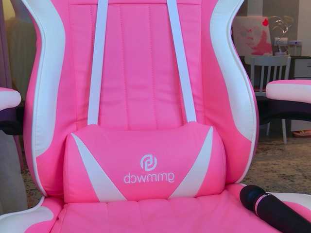 b4by-lol1's BongaCams show and profile