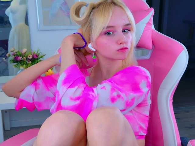 b4by-lol1's BongaCams show and profile