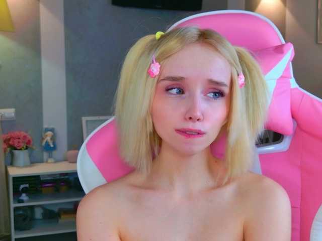 b4by-lol1's BongaCams show and profile
