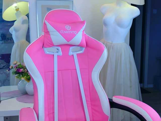 b4by-lol1's BongaCams show and profile