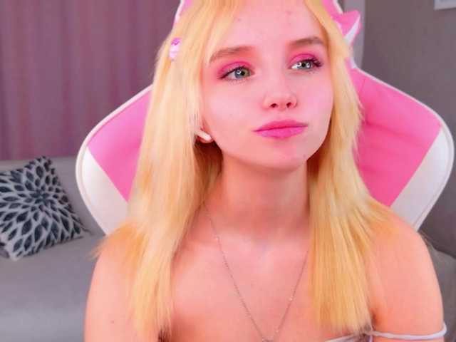 b4by-lol1's BongaCams show and profile