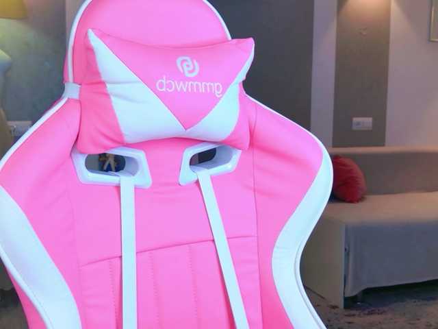 b4by-lol1's BongaCams show and profile