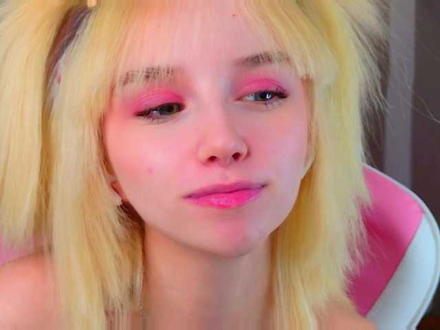 b4by-lol1's BongaCams show and profile