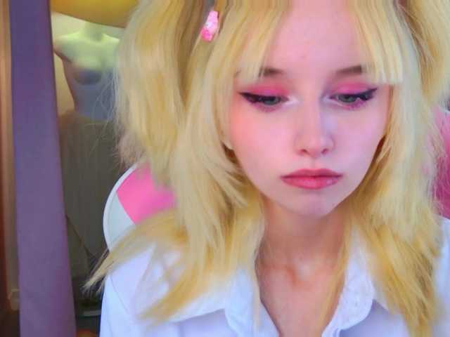 b4by-lol1's BongaCams show and profile