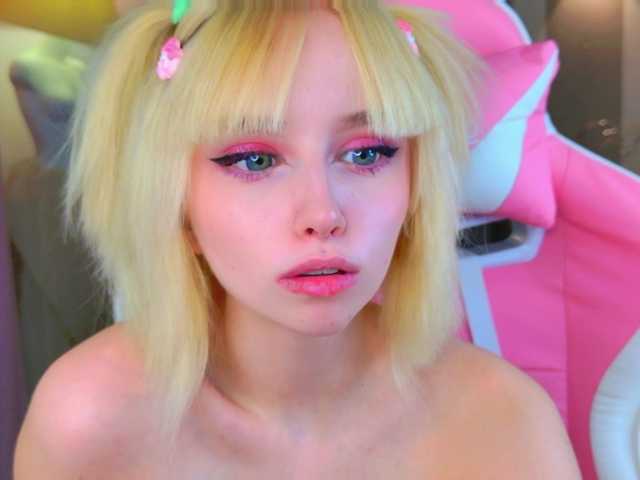 b4by-lol1's BongaCams show and profile