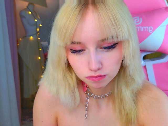 b4by-lol1's BongaCams show and profile