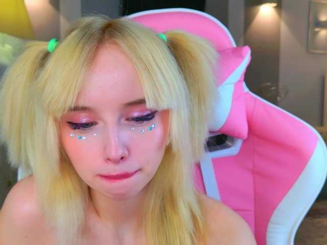 b4by-lol1's BongaCams show and profile