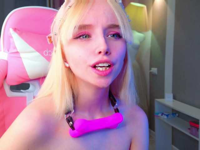 b4by-lol1's BongaCams show and profile