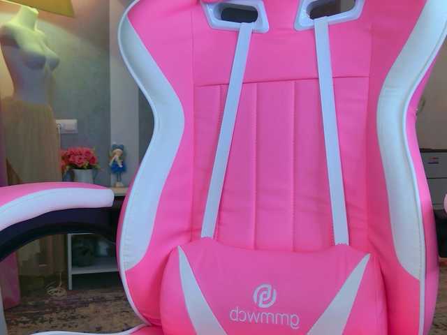 b4by-lol1's BongaCams show and profile