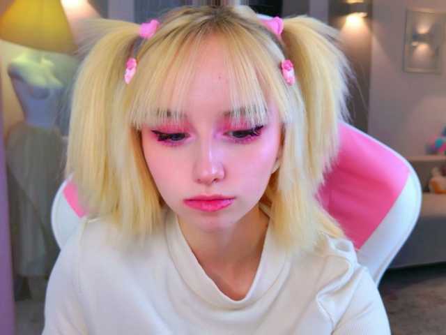 b4by-lol1's BongaCams show and profile