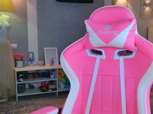 b4by-lol1's BongaCams show and profile