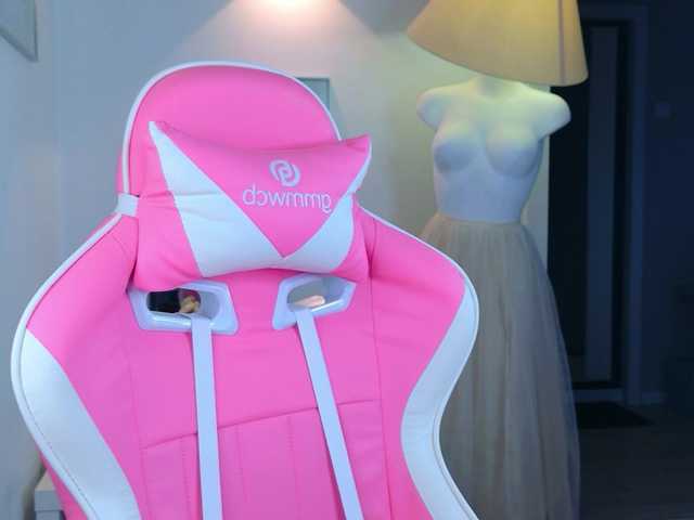 b4by-lol1's BongaCams show and profile