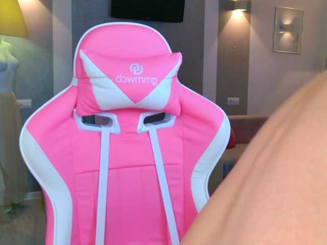 b4by-lol1's BongaCams show and profile