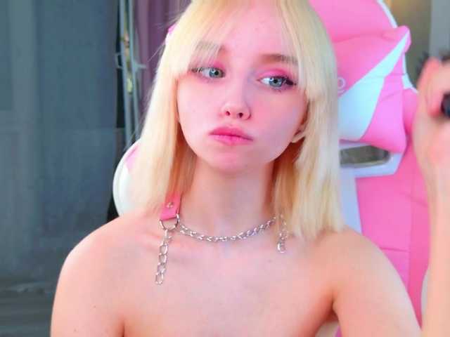 b4by-lol1's BongaCams show and profile