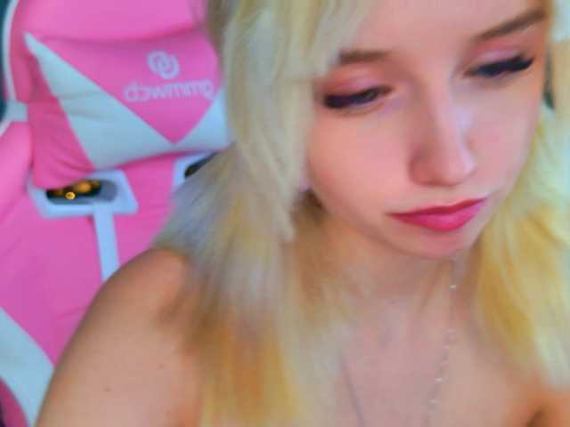 b4by-lol1's BongaCams show and profile
