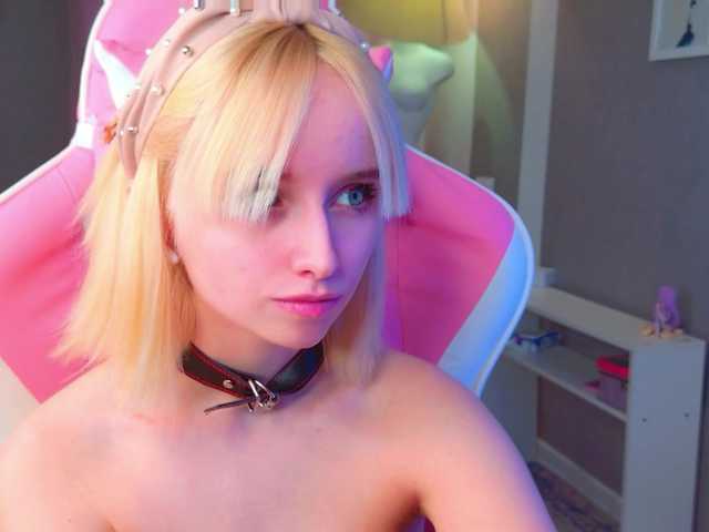 b4by-lol1's BongaCams show and profile