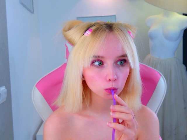 b4by-lol1's BongaCams show and profile