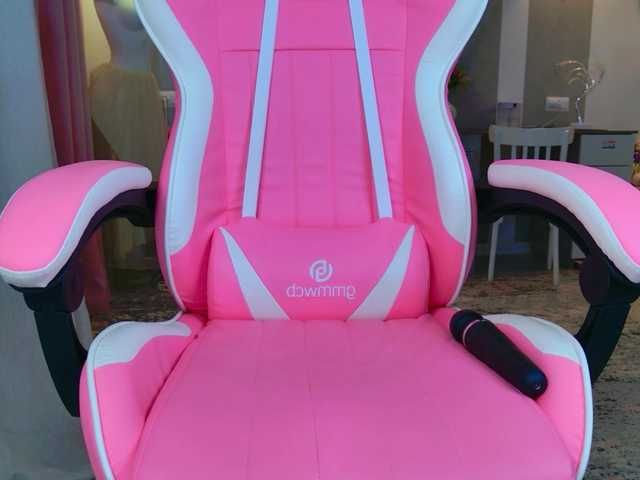 b4by-lol1's BongaCams show and profile