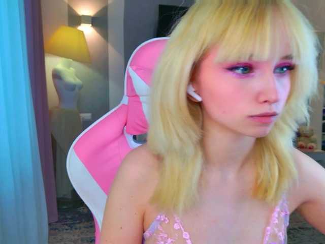 b4by-lol1's BongaCams show and profile