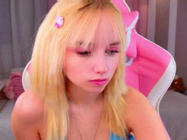 b4by-lol1's BongaCams show and profile