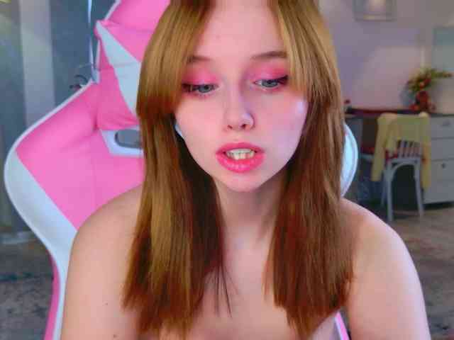 b4by-lol1 Live Webcam on BongaCams