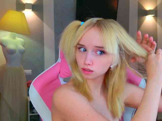 b4by-lol1 Live Webcam on BongaCams