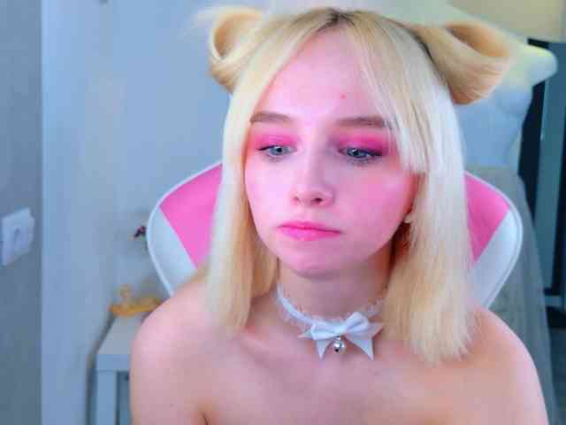 b4by-lol1 Live Webcam on BongaCams