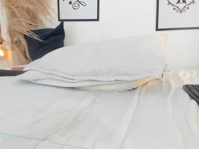 mia-lourence's BongaCams show and profile