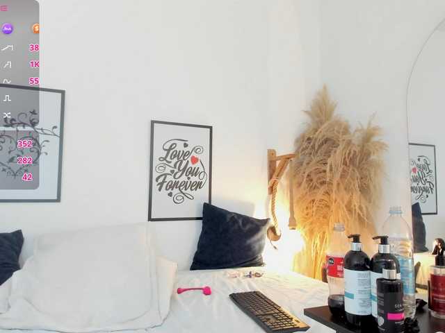 mia-lourence's BongaCams show and profile