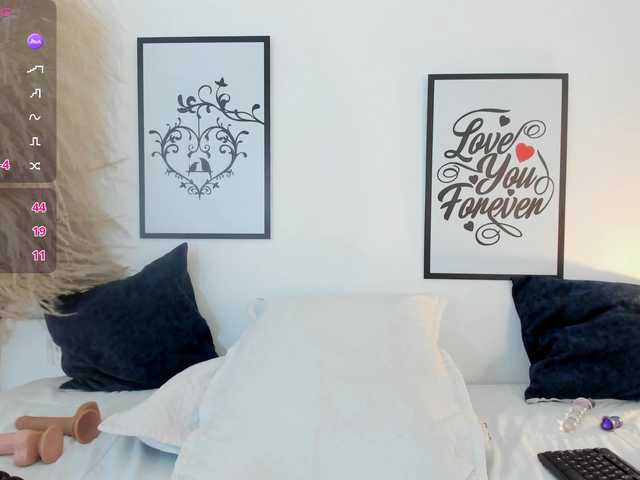 mia-lourence's BongaCams show and profile