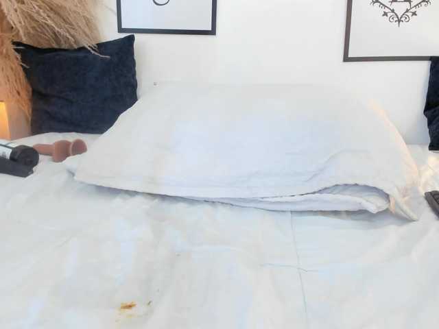 mia-lourence's BongaCams show and profile