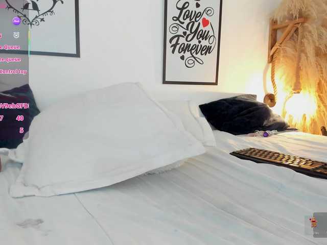 mia-lourence's BongaCams show and profile